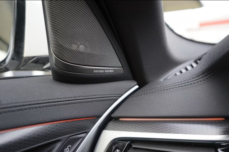 BMW 5 Serie Touring 530e M-SPORT PRO ** LASER, M-SPORT SPORTST, PANORAMA, ACC, HuD, 19-inch LMV ** 1e EIG - UNFALLFREI - BMW GAR ** ** INFORMEER OOK NAAR ONZE AANTREKKELIJKE FINANCIAL-LEASE TARIEVEN **