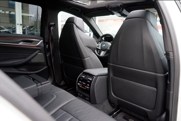 BMW 5 Serie Touring 530e M-SPORT PRO ** LASER, M-SPORT SPORTST, PANORAMA, ACC, HuD, 19-inch LMV ** 1e EIG - UNFALLFREI - BMW GAR ** ** INFORMEER OOK NAAR ONZE AANTREKKELIJKE FINANCIAL-LEASE TARIEVEN **