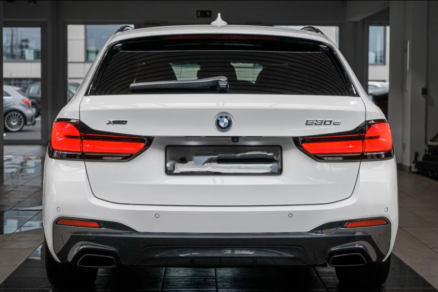 BMW 5 Serie Touring 530e M-SPORT PRO ** LASER, M-SPORT SPORTST, PANORAMA, ACC, HuD, 19-inch LMV ** 1e EIG - UNFALLFREI - BMW GAR ** ** INFORMEER OOK NAAR ONZE AANTREKKELIJKE FINANCIAL-LEASE TARIEVEN **