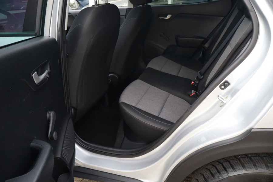 Kia Stonic 1.0 T-GDi MHEV DynamicLine 120 Pk Automaat / Carplay / Airco / Cruise.