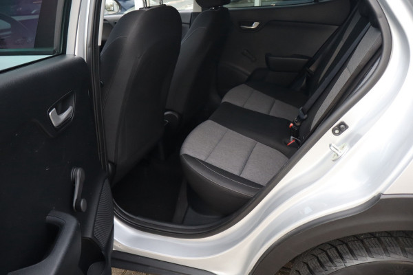 Kia Stonic 1.0 T-GDi MHEV DynamicLine 120 Pk Automaat / Carplay / Airco / Cruise.