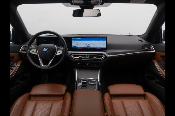 BMW 3 Serie Touring 330e (215kW / 292pk) ** ADAPT. LED, BRUIN IND. LEDER, PANO, WIDESCR, MEMORY, TREKH, H&K ** 1e EIG - VOL. BMW ONDERH ** ** INFORMEER OOK NAAR ONZE AANTREKKELIJKE FINANCIAL-LEASE TARIEVEN **