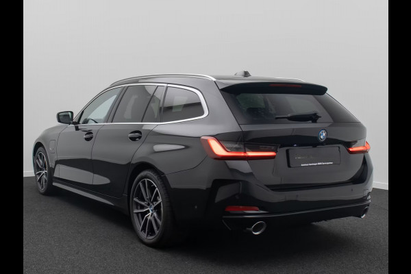 BMW 3 Serie Touring 330e (215kW / 292pk) ** ADAPT. LED, BRUIN IND. LEDER, PANO, WIDESCR, MEMORY, TREKH, H&K ** 1e EIG - VOL. BMW ONDERH ** ** INFORMEER OOK NAAR ONZE AANTREKKELIJKE FINANCIAL-LEASE TARIEVEN **