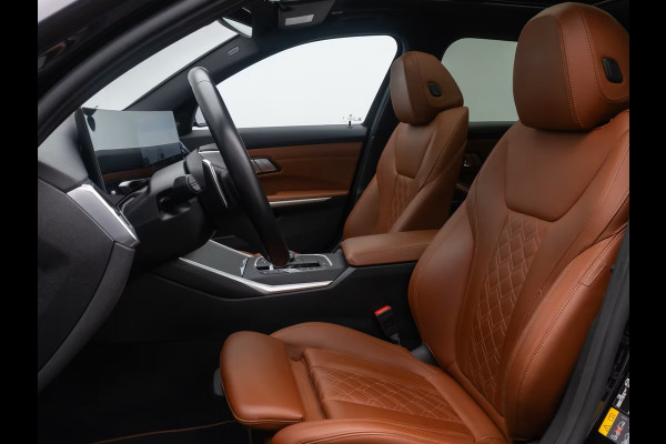 BMW 3 Serie Touring 330e (215kW / 292pk) ** ADAPT. LED, BRUIN IND. LEDER, PANO, WIDESCR, MEMORY, TREKH, H&K ** 1e EIG - VOL. BMW ONDERH ** ** INFORMEER OOK NAAR ONZE AANTREKKELIJKE FINANCIAL-LEASE TARIEVEN **