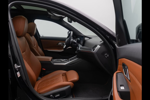 BMW 3 Serie Touring 330e (215kW / 292pk) ** ADAPT. LED, BRUIN IND. LEDER, PANO, WIDESCR, MEMORY, TREKH, H&K ** 1e EIG - VOL. BMW ONDERH ** ** INFORMEER OOK NAAR ONZE AANTREKKELIJKE FINANCIAL-LEASE TARIEVEN **