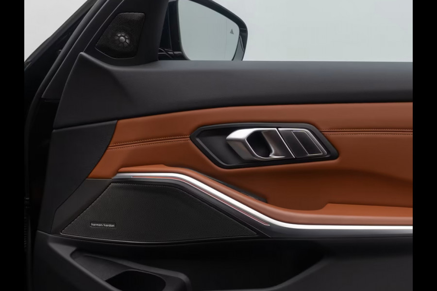 BMW 3 Serie Touring 330e (215kW / 292pk) ** ADAPT. LED, BRUIN IND. LEDER, PANO, WIDESCR, MEMORY, TREKH, H&K ** 1e EIG - VOL. BMW ONDERH ** ** INFORMEER OOK NAAR ONZE AANTREKKELIJKE FINANCIAL-LEASE TARIEVEN **