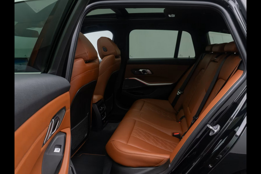 BMW 3 Serie Touring 330e (215kW / 292pk) ** ADAPT. LED, BRUIN IND. LEDER, PANO, WIDESCR, MEMORY, TREKH, H&K ** 1e EIG - VOL. BMW ONDERH ** ** INFORMEER OOK NAAR ONZE AANTREKKELIJKE FINANCIAL-LEASE TARIEVEN **