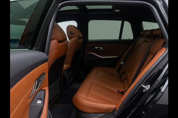 BMW 3 Serie Touring 330e (215kW / 292pk) ** ADAPT. LED, BRUIN IND. LEDER, PANO, WIDESCR, MEMORY, TREKH, H&K ** 1e EIG - VOL. BMW ONDERH ** ** INFORMEER OOK NAAR ONZE AANTREKKELIJKE FINANCIAL-LEASE TARIEVEN **