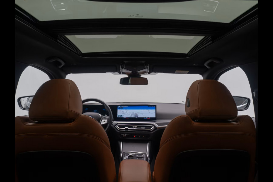 BMW 3 Serie Touring 330e (215kW / 292pk) ** ADAPT. LED, BRUIN IND. LEDER, PANO, WIDESCR, MEMORY, TREKH, H&K ** 1e EIG - VOL. BMW ONDERH ** ** INFORMEER OOK NAAR ONZE AANTREKKELIJKE FINANCIAL-LEASE TARIEVEN **