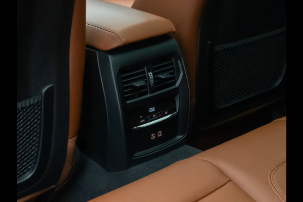 BMW 3 Serie Touring 330e (215kW / 292pk) ** ADAPT. LED, BRUIN IND. LEDER, PANO, WIDESCR, MEMORY, TREKH, H&K ** 1e EIG - VOL. BMW ONDERH ** ** INFORMEER OOK NAAR ONZE AANTREKKELIJKE FINANCIAL-LEASE TARIEVEN **