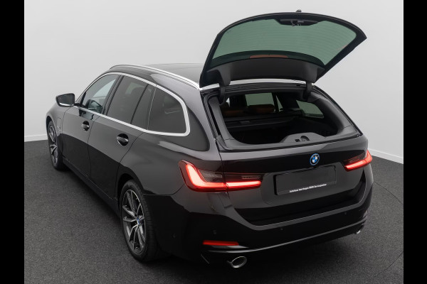 BMW 3 Serie Touring 330e (215kW / 292pk) ** ADAPT. LED, BRUIN IND. LEDER, PANO, WIDESCR, MEMORY, TREKH, H&K ** 1e EIG - VOL. BMW ONDERH ** ** INFORMEER OOK NAAR ONZE AANTREKKELIJKE FINANCIAL-LEASE TARIEVEN **