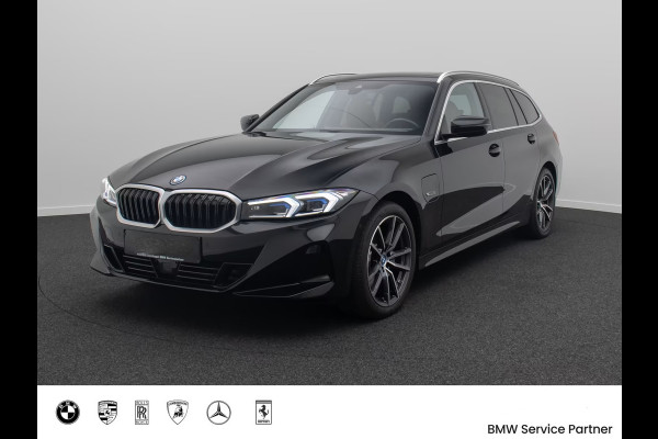 BMW 3 Serie Touring 330e (215kW / 292pk) ** ADAPT. LED, BRUIN IND. LEDER, PANO, WIDESCR, MEMORY, TREKH, H&K ** 1e EIG - VOL. BMW ONDERH ** ** INFORMEER OOK NAAR ONZE AANTREKKELIJKE FINANCIAL-LEASE TARIEVEN **