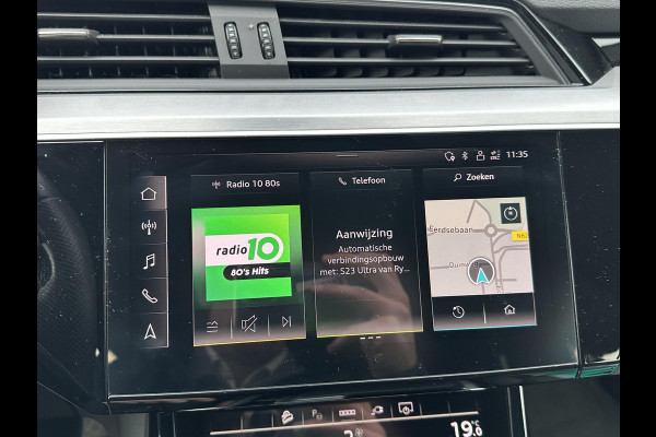 Audi e-tron 55 quattro S edition 95 kWh S-LINE BINNEN & BUITEN | SOH 94% | ORIG. NL AUTO | CAMERA | ELEK. KOFFERBAK | ADAPTIEVE CRUISE CONTROL | STOELVERWARMING | MEMORY SEATS |AFN. TREKHAAK | AUDI DEALER ONDERHOUDEN | RIJKLAAR + 12 MND BOVAG GARANTIE