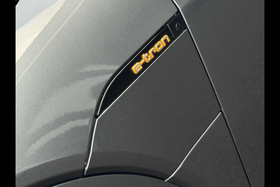 Audi e-tron E-tron quattro Launch edition Black 2x S - LINE, panoramadak, 1/2 lederen sportinterieur, vele opties, NL auto