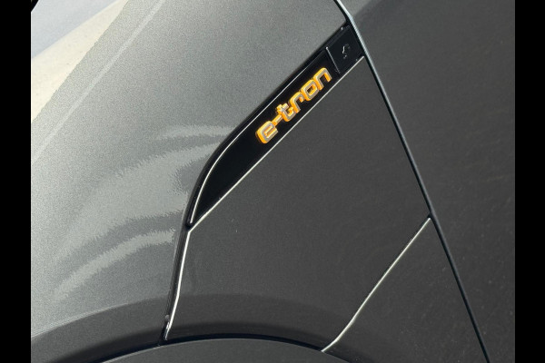 Audi e-tron E-tron quattro Launch edition Black 2x S - LINE, panoramadak, 1/2 lederen sportinterieur, vele opties, NL auto