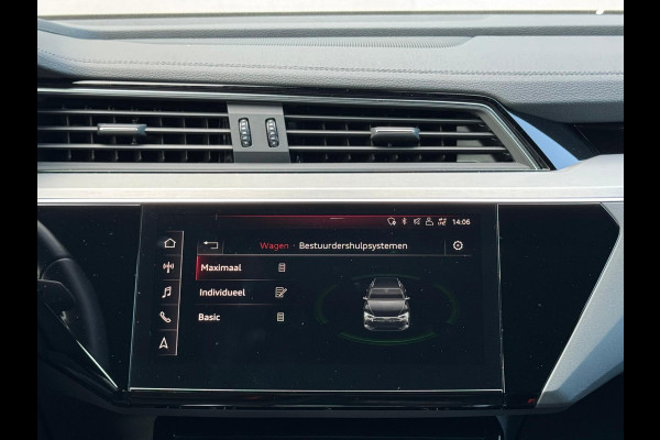 Audi e-tron E-tron quattro Launch edition Black 2x S - LINE, panoramadak, 1/2 lederen sportinterieur, vele opties, NL auto