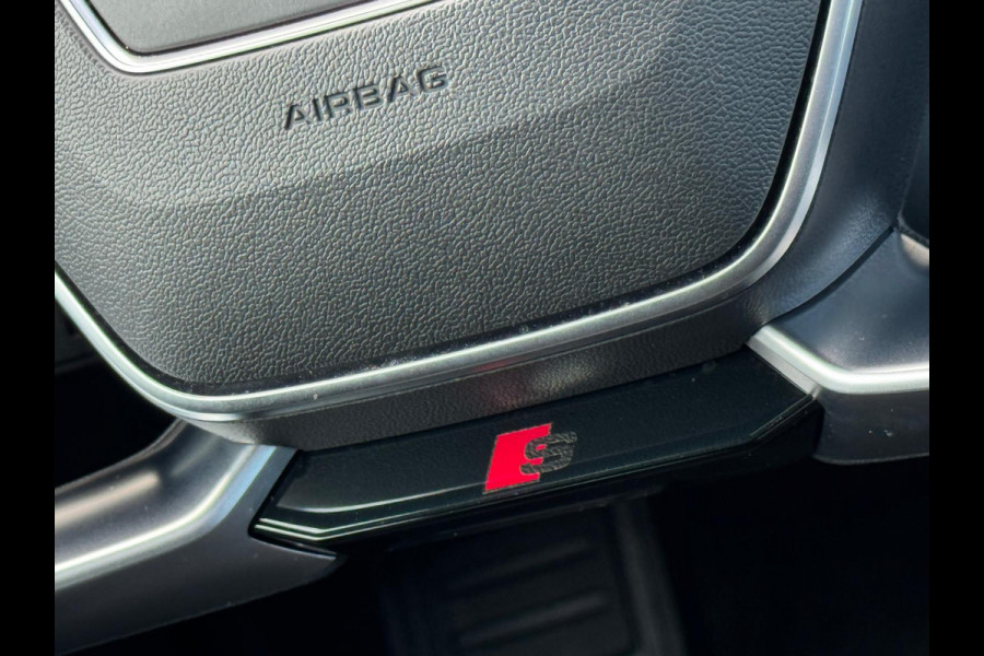 Audi e-tron E-tron quattro Launch edition Black 2x S - LINE, panoramadak, 1/2 lederen sportinterieur, vele opties, NL auto
