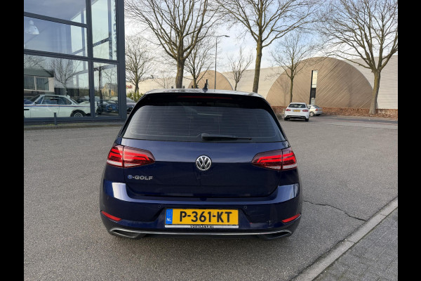 Volkswagen e-Golf e-Golf SOH 90% | WARMTEPOMP | CAMERA | VIRTUAL DASH | DODE HOEK | CARPLAY | STOELVERWARMING | ALL SEASON BANDEN | KEYLESS START & GO | RIJKLAAR INCL. 12 MND BOVAG GARANTIE
