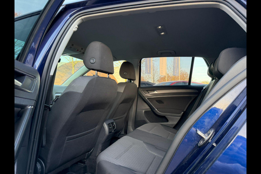 Volkswagen e-Golf e-Golf SOH 90% | WARMTEPOMP | CAMERA | VIRTUAL DASH | DODE HOEK | CARPLAY | STOELVERWARMING | ALL SEASON BANDEN | KEYLESS START & GO | RIJKLAAR INCL. 12 MND BOVAG GARANTIE