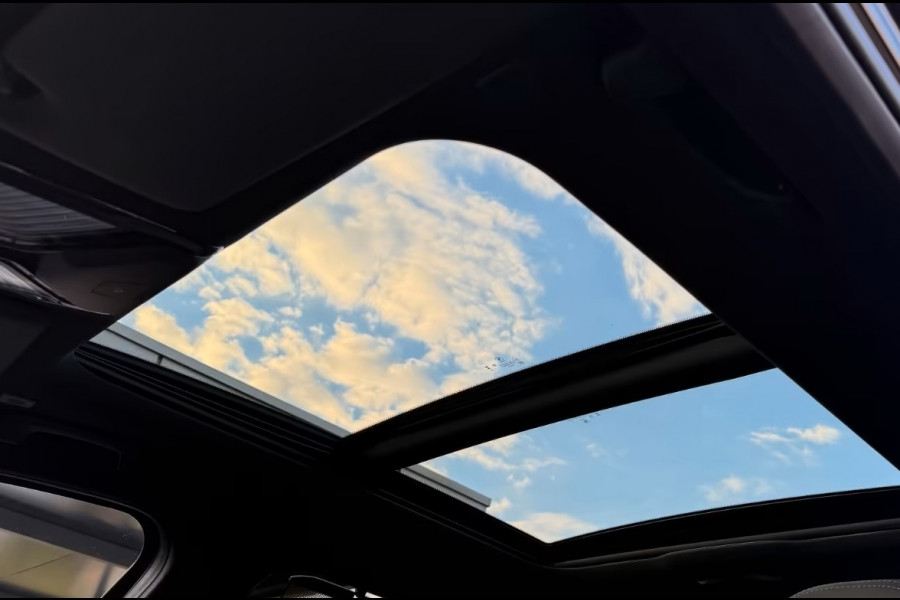 BMW 3 Serie Touring 330e (215kW / 292pk) ** ADAPT. LED, TREKH, HuD, LEDER/ALCANTARA, WIDESCR, 18-inch LMV ** 1e EIG - UNFALLFREI ** ** INFORMEER OOK NAAR ONZE AANTREKKELIJKE FINANCIAL-LEASE TARIEVEN **