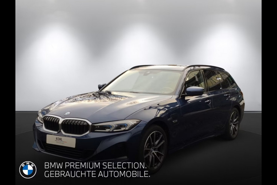 BMW 3 Serie Touring 330e (215kW / 292pk) ** ADAPT. LED, TREKH, HuD, LEDER/ALCANTARA, WIDESCR, 18-inch LMV ** 1e EIG - UNFALLFREI ** ** INFORMEER OOK NAAR ONZE AANTREKKELIJKE FINANCIAL-LEASE TARIEVEN **