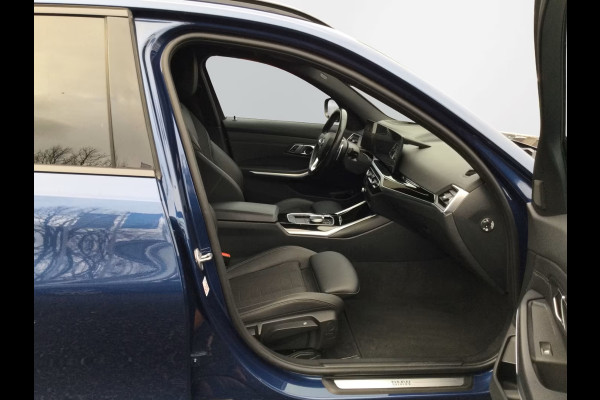 BMW 3 Serie Touring 330e (215kW / 292pk) ** ADAPT. LED, TREKH, HuD, LEDER/ALCANTARA, WIDESCR, 18-inch LMV ** 1e EIG - UNFALLFREI ** ** INFORMEER OOK NAAR ONZE AANTREKKELIJKE FINANCIAL-LEASE TARIEVEN **