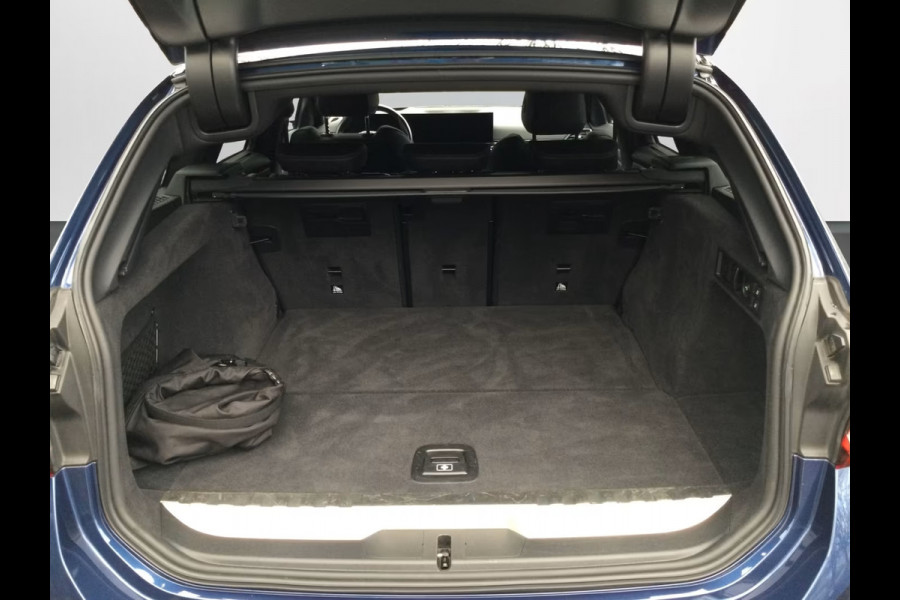 BMW 3 Serie Touring 330e (215kW / 292pk) ** ADAPT. LED, TREKH, HuD, LEDER/ALCANTARA, WIDESCR, 18-inch LMV ** 1e EIG - UNFALLFREI ** ** INFORMEER OOK NAAR ONZE AANTREKKELIJKE FINANCIAL-LEASE TARIEVEN **