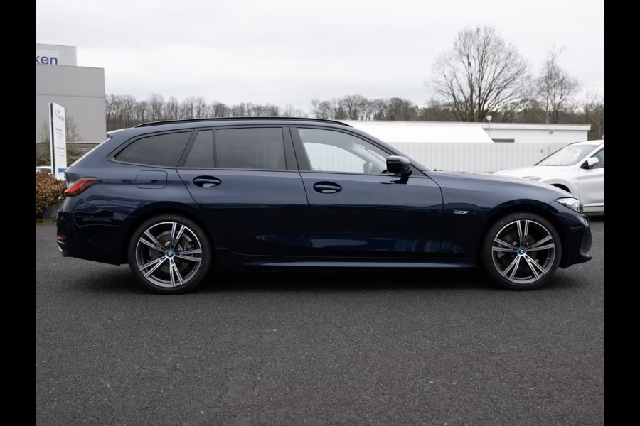 BMW 3 Serie Touring 330e (215kW / 292pk) ** ADAPT. LED, ADAPT CRUISE, HuD, LEDER, WIDESCR, 19-inch LMV ** 1e EIG - UNFALLFREI ** ** INFORMEER OOK NAAR ONZE AANTREKKELIJKE FINANCIAL-LEASE TARIEVEN **