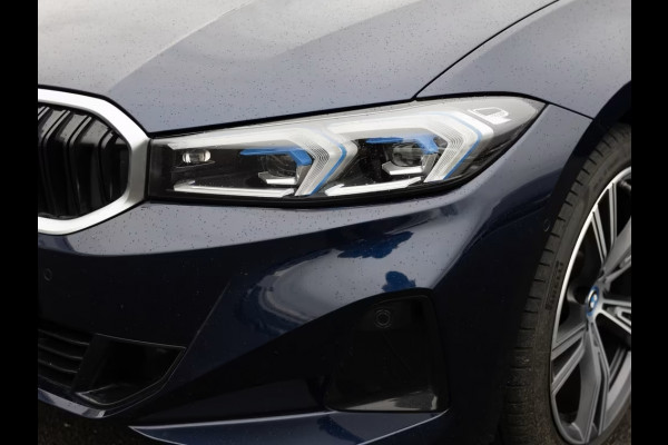 BMW 3 Serie Touring 330e (215kW / 292pk) ** ADAPT. LED, ADAPT CRUISE, HuD, LEDER, WIDESCR, 19-inch LMV ** 1e EIG - UNFALLFREI ** ** INFORMEER OOK NAAR ONZE AANTREKKELIJKE FINANCIAL-LEASE TARIEVEN **