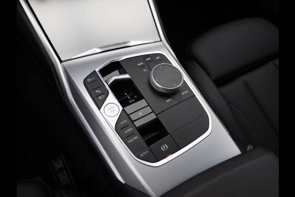 BMW 3 Serie Touring 330e (215kW / 292pk) ** ADAPT. LED, ADAPT CRUISE, HuD, LEDER, WIDESCR, 19-inch LMV ** 1e EIG - UNFALLFREI ** ** INFORMEER OOK NAAR ONZE AANTREKKELIJKE FINANCIAL-LEASE TARIEVEN **