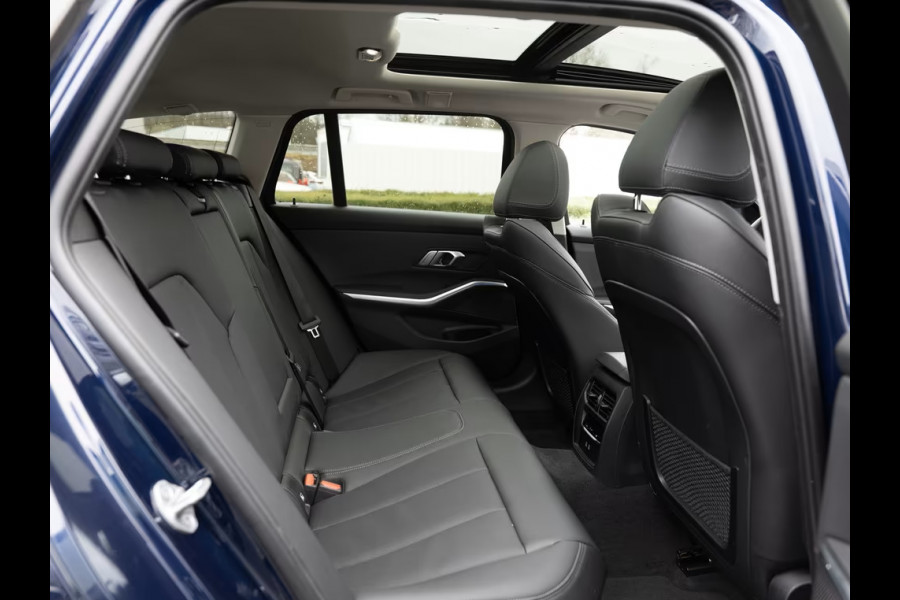 BMW 3 Serie Touring 330e (215kW / 292pk) ** ADAPT. LED, ADAPT CRUISE, HuD, LEDER, WIDESCR, 19-inch LMV ** 1e EIG - UNFALLFREI ** ** INFORMEER OOK NAAR ONZE AANTREKKELIJKE FINANCIAL-LEASE TARIEVEN **