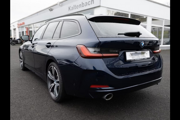 BMW 3 Serie Touring 330e (215kW / 292pk) ** ADAPT. LED, ADAPT CRUISE, HuD, LEDER, WIDESCR, 19-inch LMV ** 1e EIG - UNFALLFREI ** ** INFORMEER OOK NAAR ONZE AANTREKKELIJKE FINANCIAL-LEASE TARIEVEN **