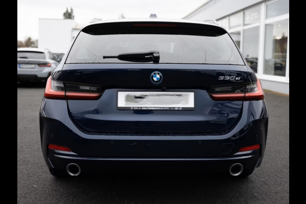 BMW 3 Serie Touring 330e (215kW / 292pk) ** ADAPT. LED, ADAPT CRUISE, HuD, LEDER, WIDESCR, 19-inch LMV ** 1e EIG - UNFALLFREI ** ** INFORMEER OOK NAAR ONZE AANTREKKELIJKE FINANCIAL-LEASE TARIEVEN **