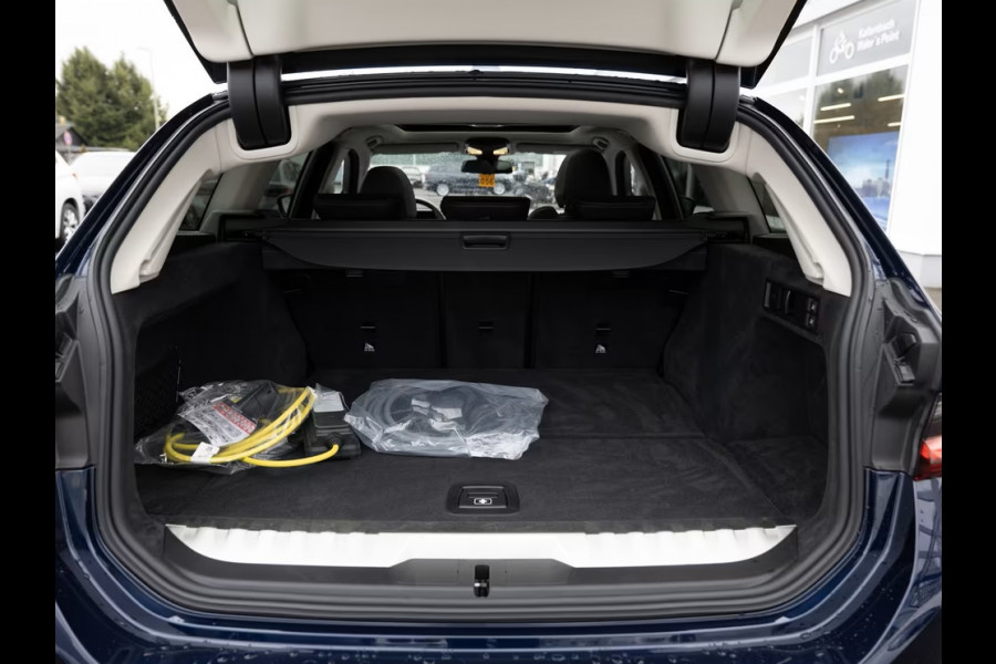 BMW 3 Serie Touring 330e (215kW / 292pk) ** ADAPT. LED, ADAPT CRUISE, HuD, LEDER, WIDESCR, 19-inch LMV ** 1e EIG - UNFALLFREI ** ** INFORMEER OOK NAAR ONZE AANTREKKELIJKE FINANCIAL-LEASE TARIEVEN **