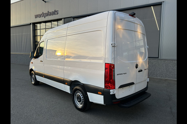Mercedes-Benz Sprinter 317 CDI L2 H2 Automaat / 360 Camera / MBUX / Navigatie / Cruise control / Airco / 270 Graden achterdeuren