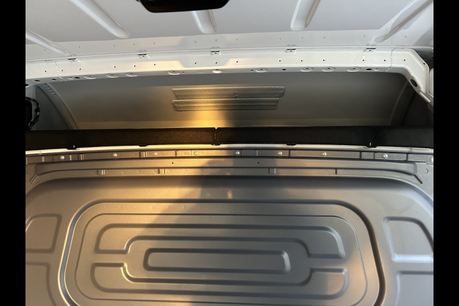 Mercedes-Benz Sprinter 317 CDI L2 H2 Automaat / 360 Camera / MBUX / Navigatie / Cruise control / Airco / 270 Graden achterdeuren