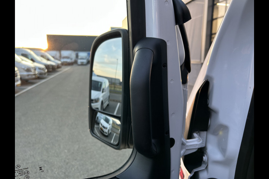 Mercedes-Benz Sprinter 317 CDI L2 H2 Automaat / 360 Camera / MBUX / Navigatie / Cruise control / Airco / 270 Graden achterdeuren