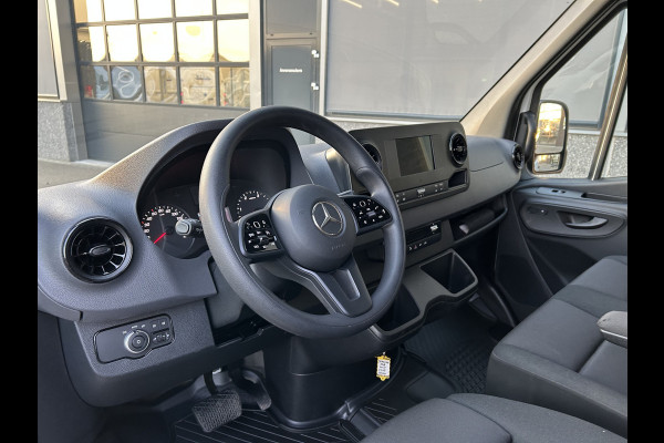 Mercedes-Benz Sprinter 317 CDI L2 H2 Automaat / 360 Camera / MBUX / Navigatie / Cruise control / Airco / 270 Graden achterdeuren
