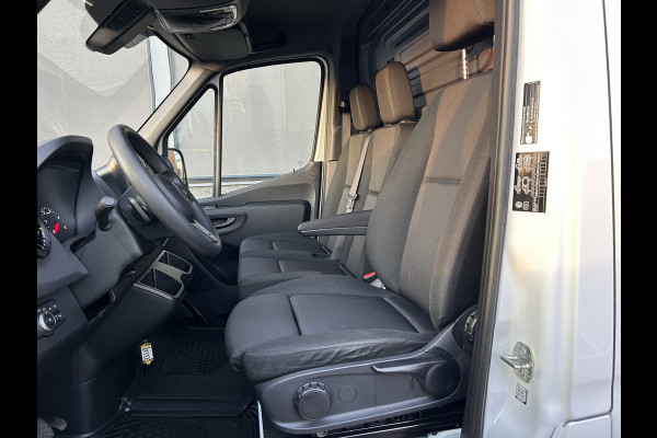 Mercedes-Benz Sprinter 317 CDI L2 H2 Automaat / 360 Camera / MBUX / Navigatie / Cruise control / Airco / 270 Graden achterdeuren