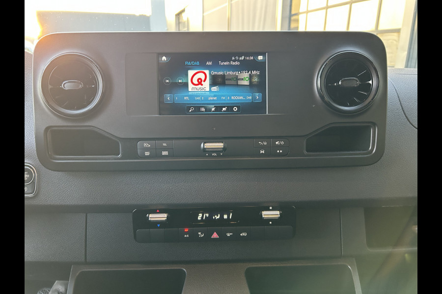 Mercedes-Benz Sprinter 317 CDI L2 H2 Automaat / 360 Camera / MBUX / Navigatie / Cruise control / Airco / 270 Graden achterdeuren