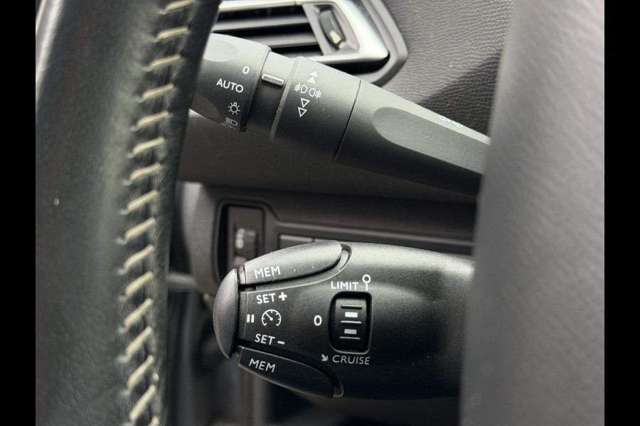 Peugeot 308 1.2 PureTech Blue Lease Executive 1e Eigenaar|Navi|Pano|D-Riem v.v.|Carplay|Clima|Leder|Cruise|N.A.P|APK tot 07-2026