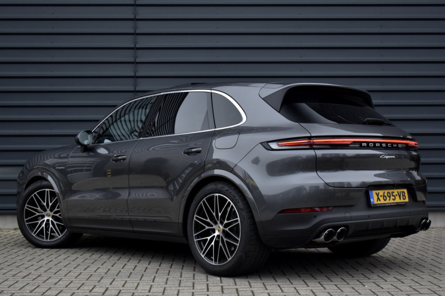 Porsche Cayenne 3.0 E-Hybrid 470pk Sport Chrono | Pano | Matrix | ACC | 21'' Wielen | Bose | Trekhaak | Orig. NL |