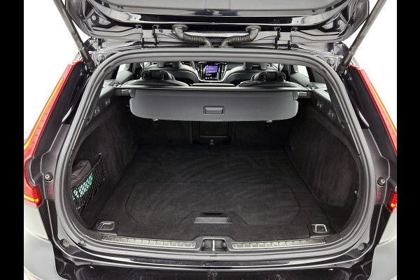 Volvo V60 2.0 T8 Hybride SOH 94% AWD R-Design / Panoramadak / Leder / Navigatie / Adap. Cruise / Pdc.V+A / Stuur- Stoelverwarming / Apk 01-2028