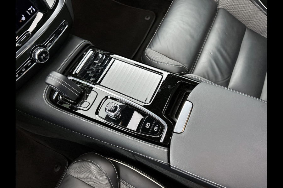 Volvo V60 2.0 T8 Hybride SOH 94% AWD R-Design / Panoramadak / Leder / Navigatie / Adap. Cruise / Pdc.V+A / Stuur- Stoelverwarming / Apk 01-2028