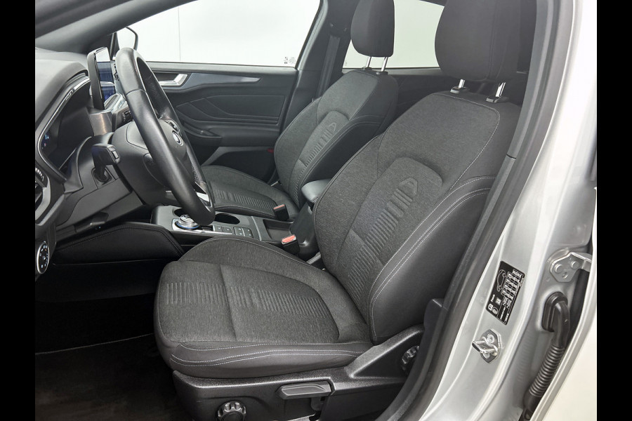 Ford Focus 1.5 Automaat 150PK Active X 5Drs. / Panorama dak / B&O Audio / Pdc.+Camera / Navigatie / Airco-ecc. / Apk 01-2027