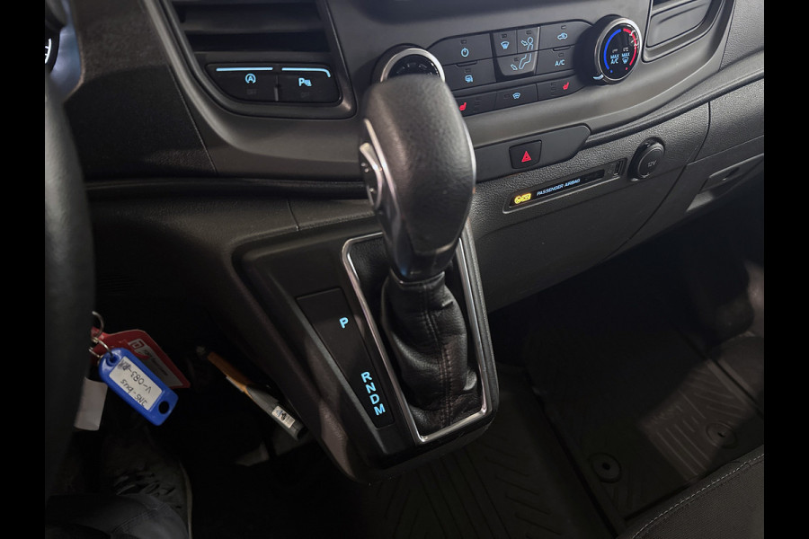 Ford Transit Custom 340 2.0 TDCI Trend Automaat Euro6 H2 3Pers. / Navigatie / Pdc./ Airco / Safety&Comfort pack / Driver assist / Stoelverwarming / Distributie vv.bij 36.126 KM / / Apk 11-2026