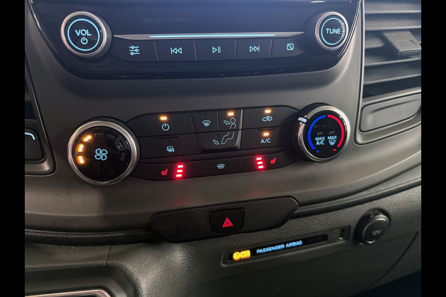 Ford Transit Custom 340 2.0 TDCI Trend Automaat Euro6 H2 3Pers. / Navigatie / Pdc./ Airco / Safety&Comfort pack / Driver assist / Stoelverwarming / Distributie vv.bij 36.126 KM / / Apk 11-2026
