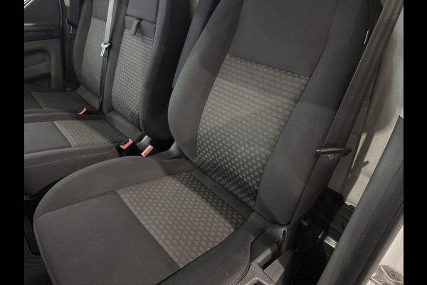 Ford Transit Custom 340 2.0 TDCI Trend Automaat Euro6 H2 3Pers. / Navigatie / Pdc./ Airco / Safety&Comfort pack / Driver assist / Stoelverwarming / Distributie vv.bij 36.126 KM / / Apk 11-2026