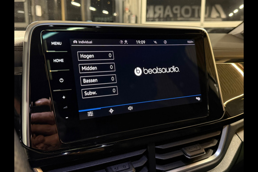 Volkswagen T-Roc 1.5 TSI R-Line Business+ |PANORAMADAK|BEATS BY DRE|MASSAGE|IQ LIGHTS|KEYLESS|DEALER ONDERHOUDEN|TREKHAAK|SFEERVER