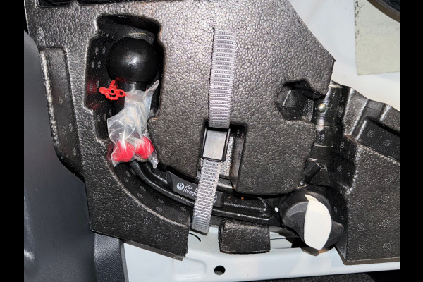 Volkswagen T-Roc 1.5 TSI R-Line Business+ |PANORAMADAK|BEATS BY DRE|MASSAGE|IQ LIGHTS|KEYLESS|DEALER ONDERHOUDEN|TREKHAAK|SFEERVER